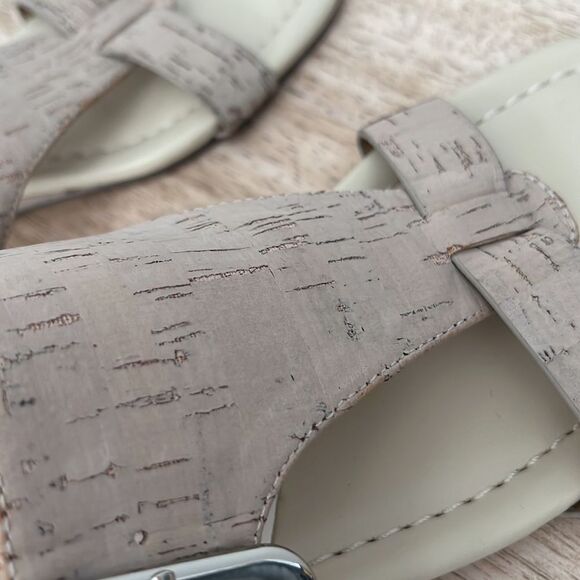 Donald Pliner Vine Wedge Sandals in Tan Sz 7 NWOB - Picture 7 of 7